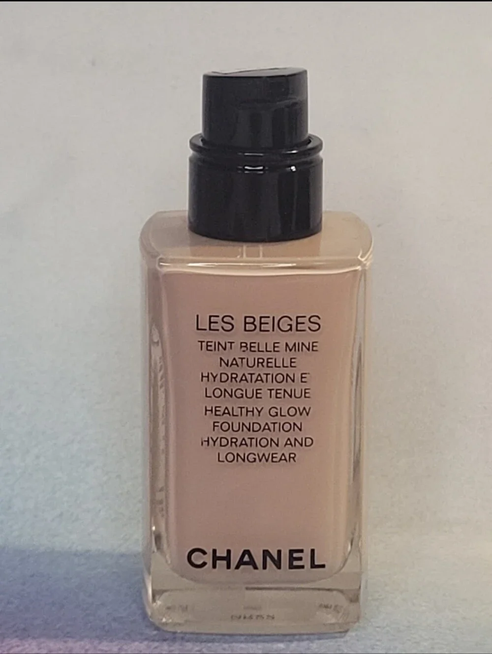 Chanel Les Beiges Healthy Glow Longwear Foundation BR22